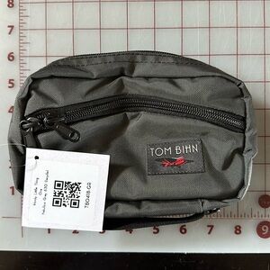 NWT Tom Bihn Size 1 Handy Little Thing 1 (HLT) in nebulous grey